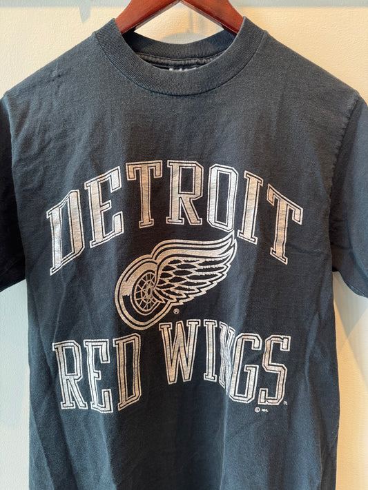 Size M | Detroit Red Wings NHL Graphic Tee