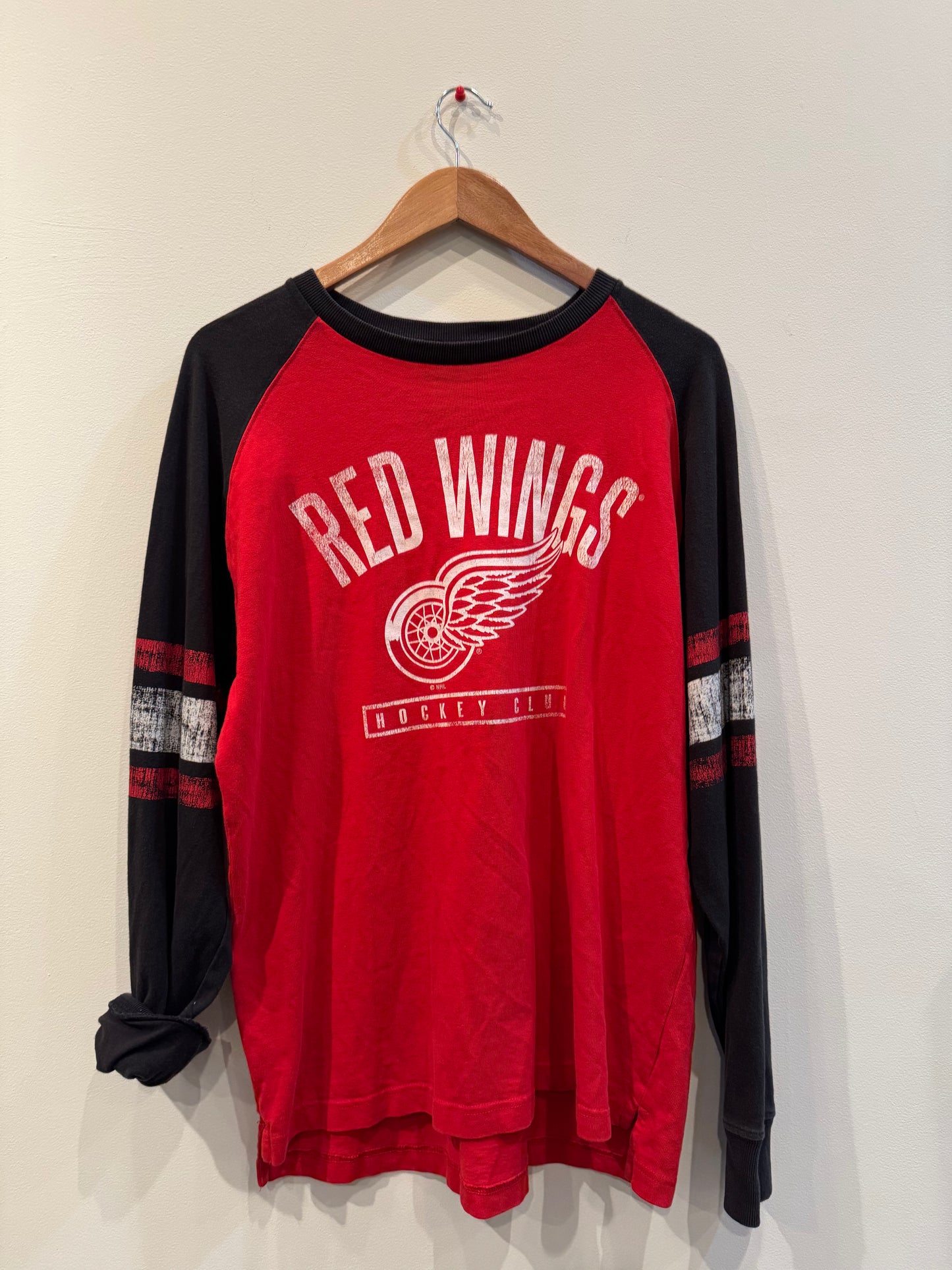 Size L | Red Wings Hockey Tee