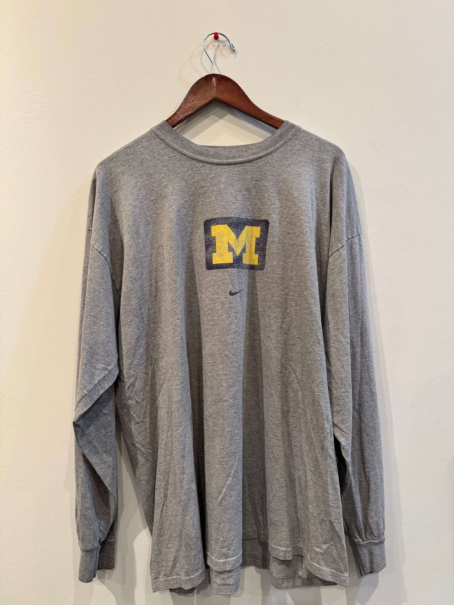 Size XL | MI Nike Long Sleeve Tee