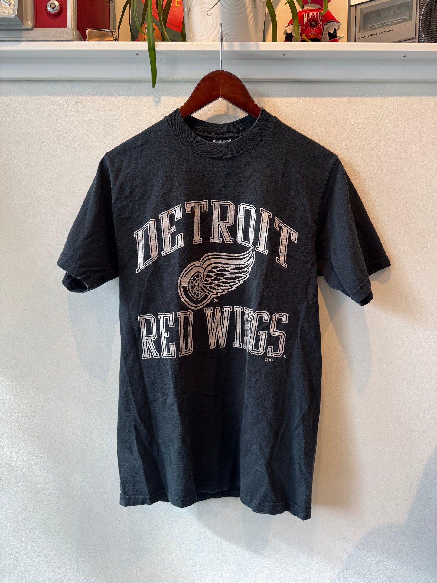 Size M | Detroit Red Wings NHL Graphic Tee