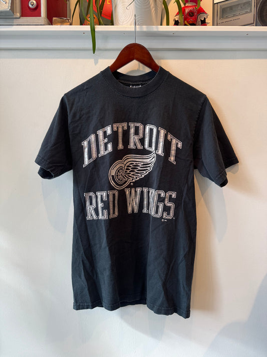 Size M | Detroit Red Wings NHL Graphic Tee